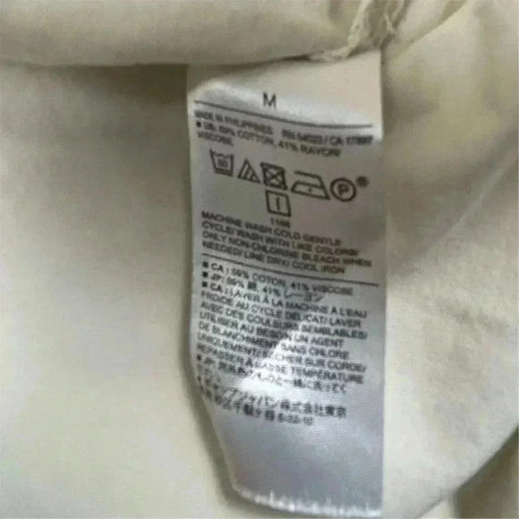 Banana Republic Women's Ivory Flutter Sleeve Blouse Size M Casual - Picture 5 of 6